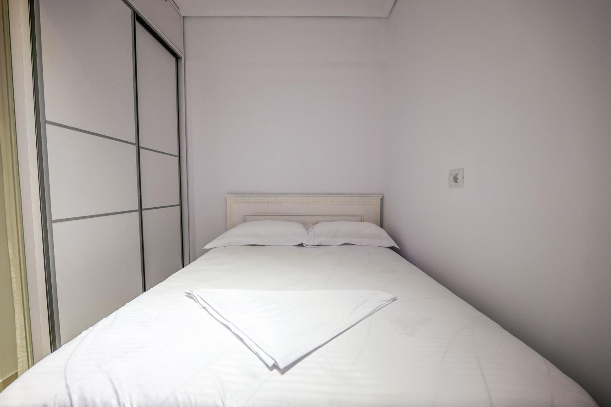 Mato Apartment Sarandë Esterno foto